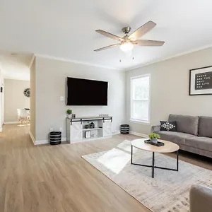  Holiday home Modern Stunning Southpark/cotswold Home! United States