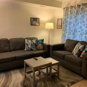  Apartment 6, Sleep 4, Walk To Attractions In Uptown United States